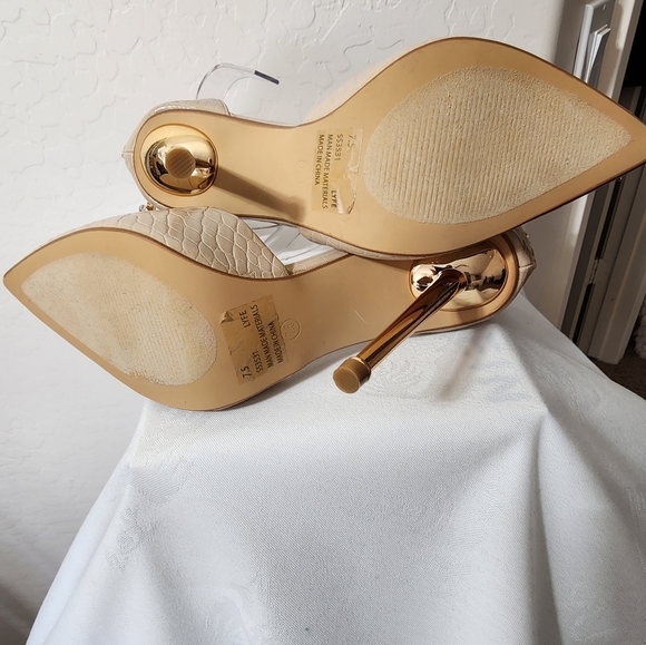 NWOT LEMONADE LYFE HEELS - Picture 2 of 6